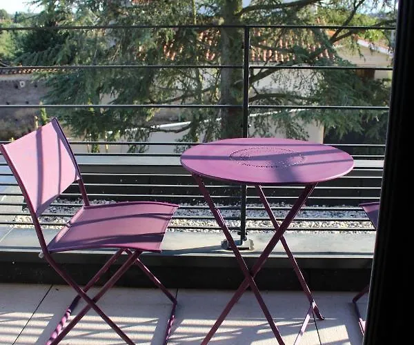 לינה וארוחת בוקר Maison Canopee Saint-Genis-les-Ollières