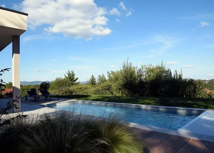 לינה וארוחת בוקר Maison Canopee Saint-Genis-les-Ollières