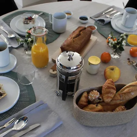 Bed & Breakfast Maison Canopee Saint-Genis-les-Ollieres