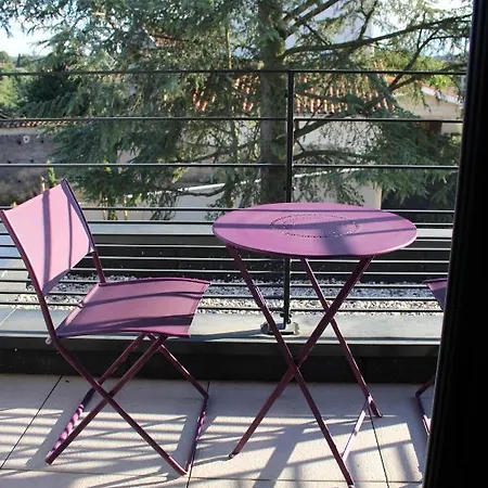 Bed & Breakfast Maison Canopee Saint-Genis-les-Ollieres